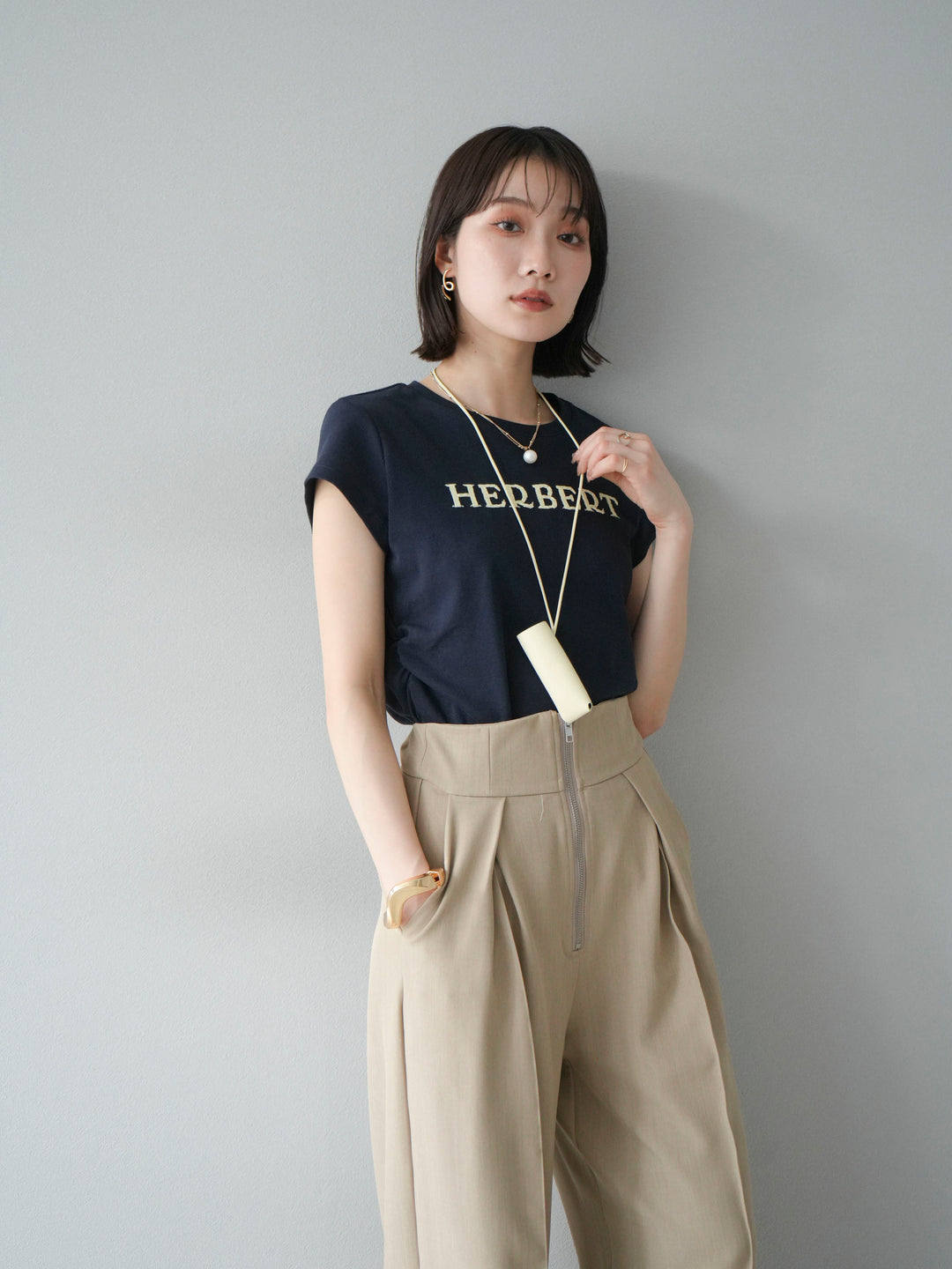 [予約]刺繍ロゴTシャツ＆レザーポーチネックレスSET /ネイビー