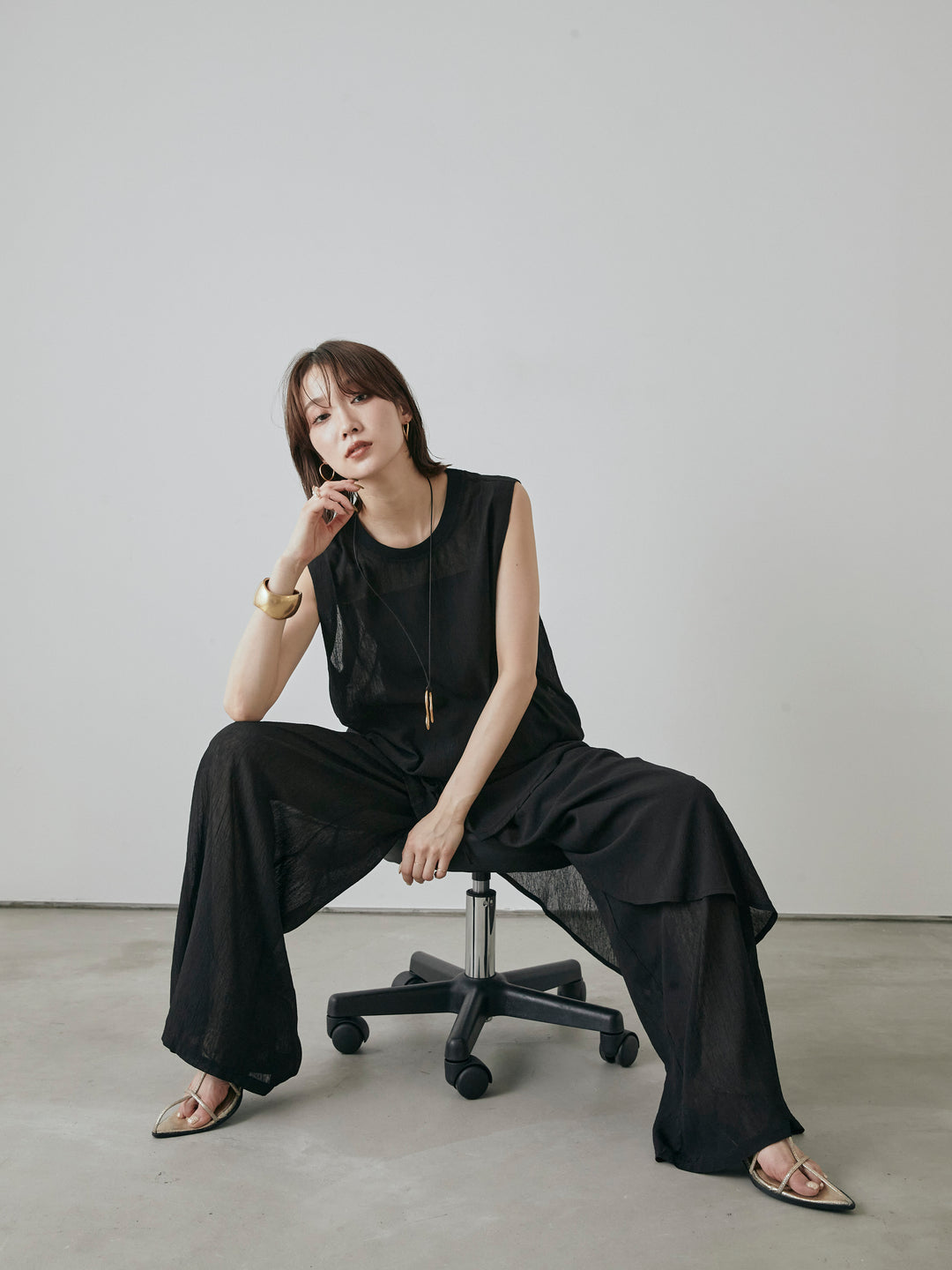 [予約]シアーワッシャーアシンメトリープルオーバー/ブラック