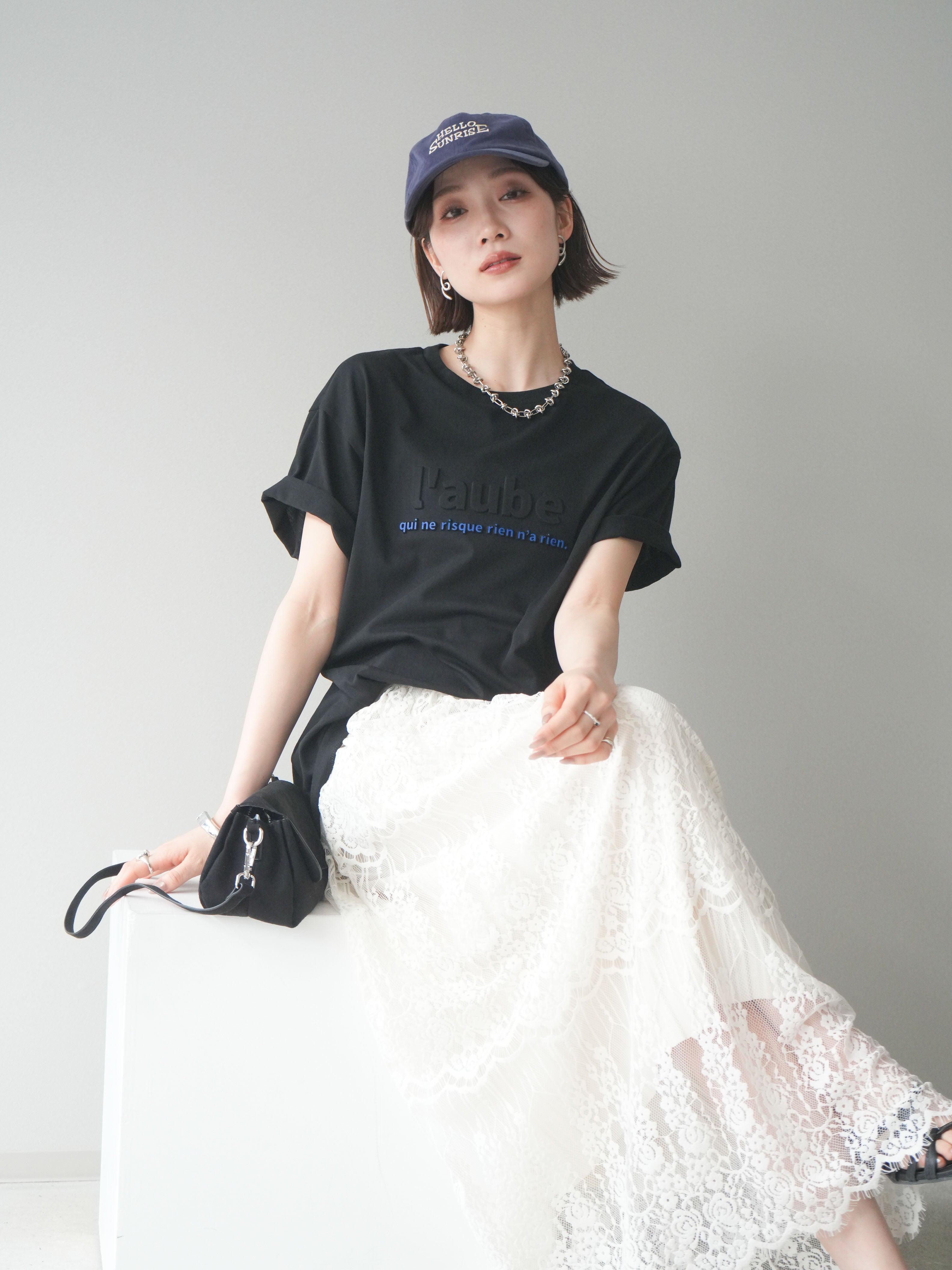 SET]エンボスロゴTEE+裏プリーツ総レースロングスカート(2set) – Lumier