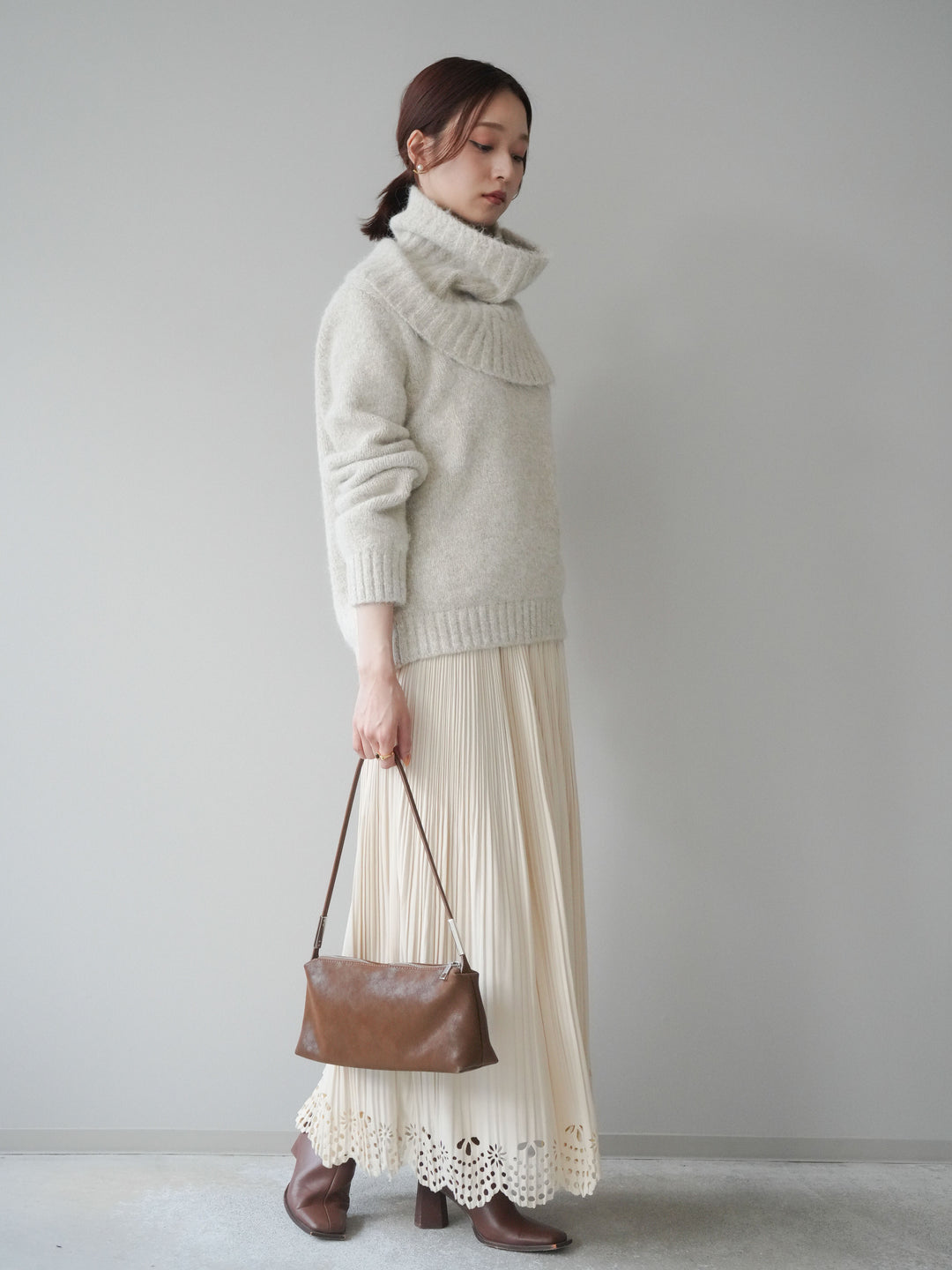 [予約]パンチングデザインスエードプリーツスカート/ivory