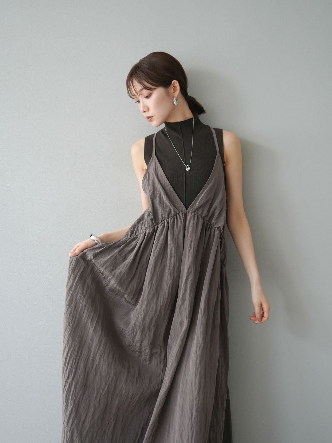 [予約]シボ加工シャイニーキャミワンピース/ブラウン