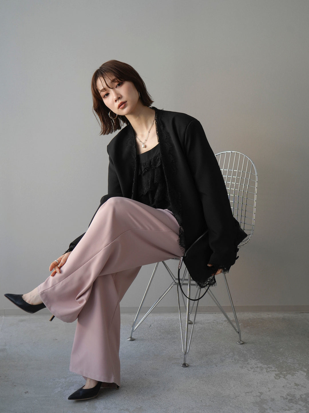 [SET]ノーカラーレースジャケット+スカラップレースフリルキャミソール+ベルト付キーホルダーモチーフワイドパンツ(3set)