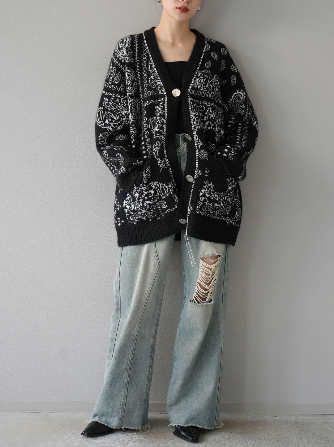 予約]デザインチェーンペイズリー柄BIGカーディガン/ブラック – Lumier 