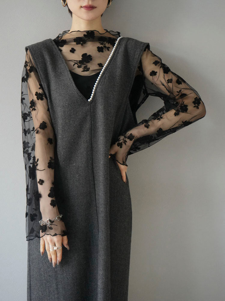 予約]ヘリンボーンパールデザインVネックワンピース/チャコール – Lumier 