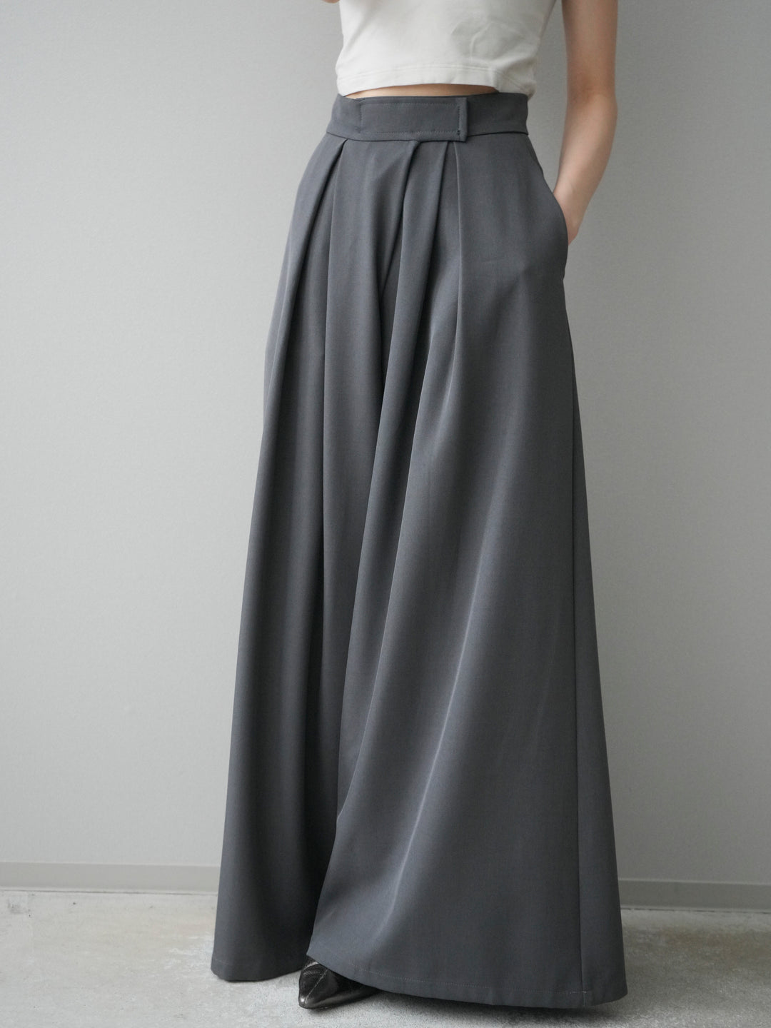 [予約]テープベルトタックバギーパンツ/gray