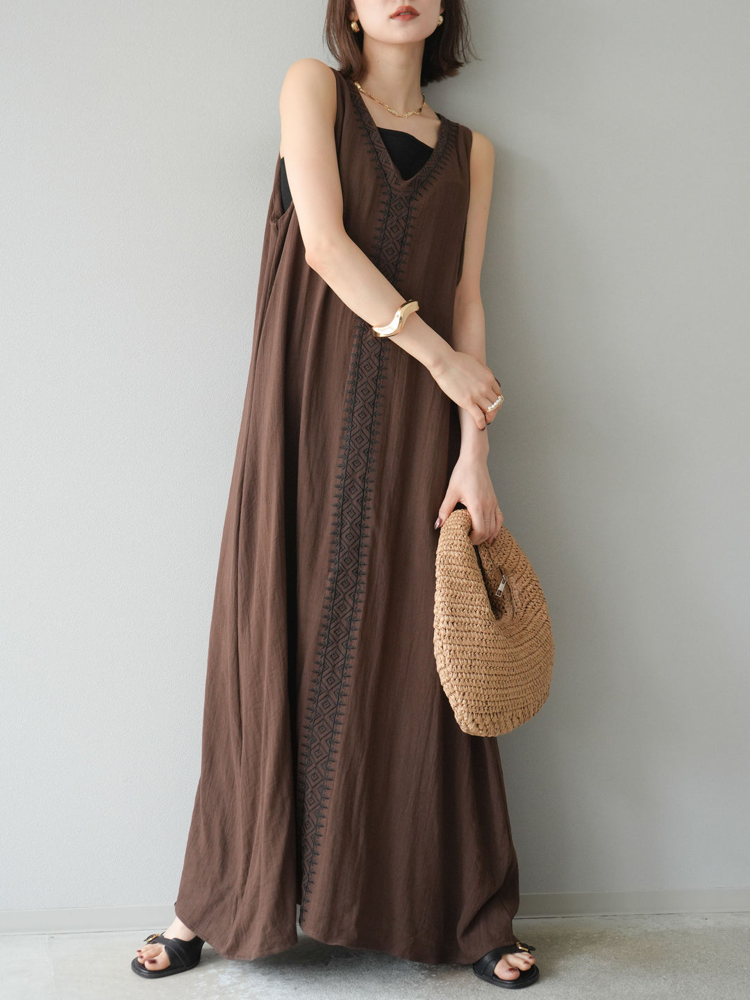 [予約]刺繍Vネックワンピース/ブラウン