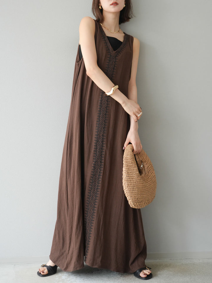 [予約]刺繍Vネックワンピース/ブラウン