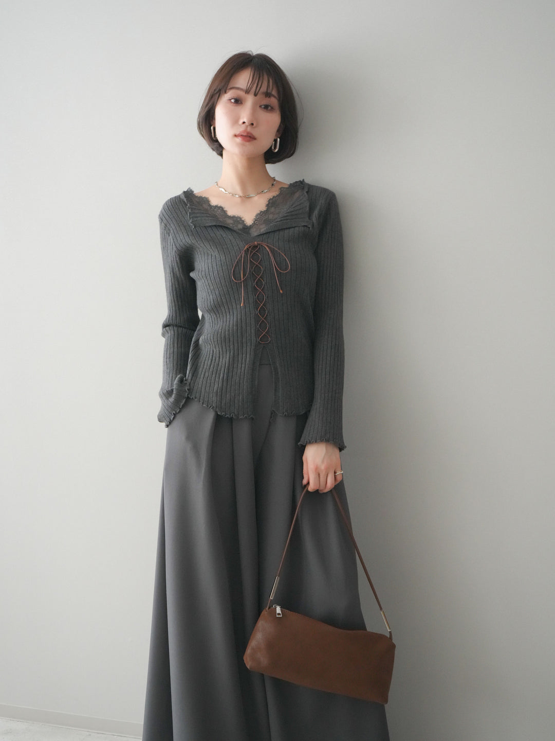 [予約]レースネックレースアップリブニットトップス/gray