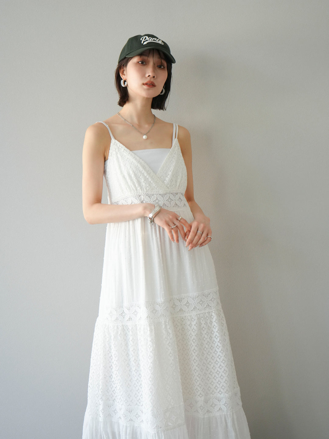 [SET] 蕾絲花邊吊帶裙+網紗羅紋罩杯吊帶背心（2件組）