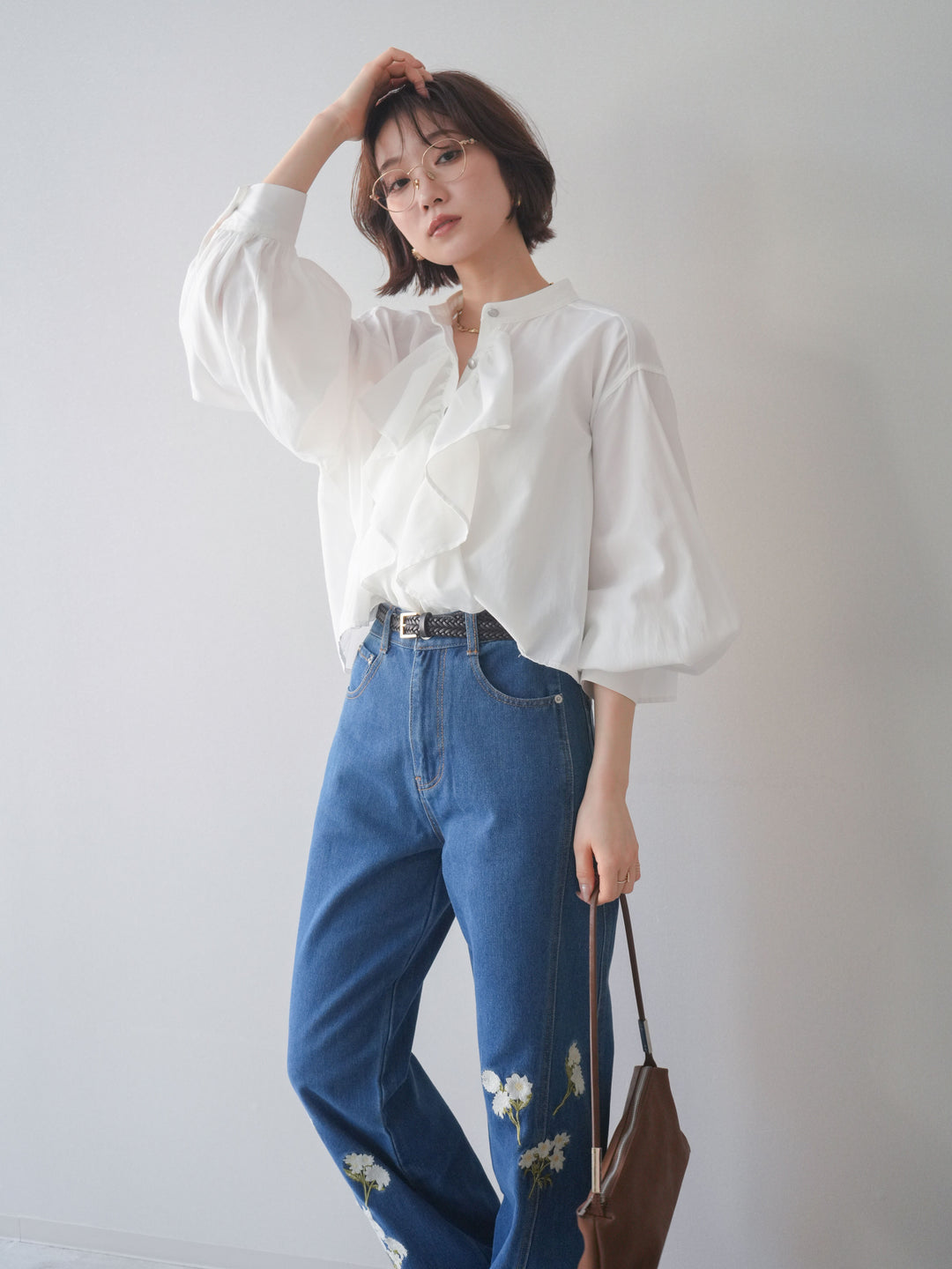 [SET]ラッフルフレアショートブラウス+フラワー刺繍ストレートデニム(2set)