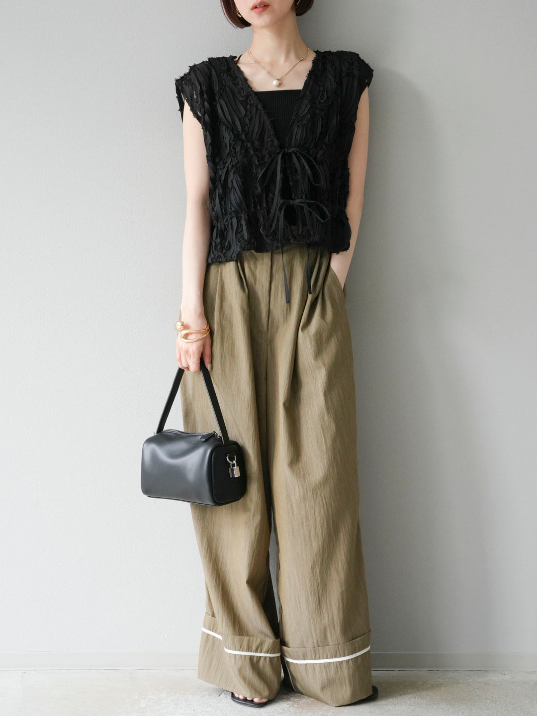 [SET] 提花蕾絲蝴蝶結上衣+麻質下擺迴力寬褲（2件套）
