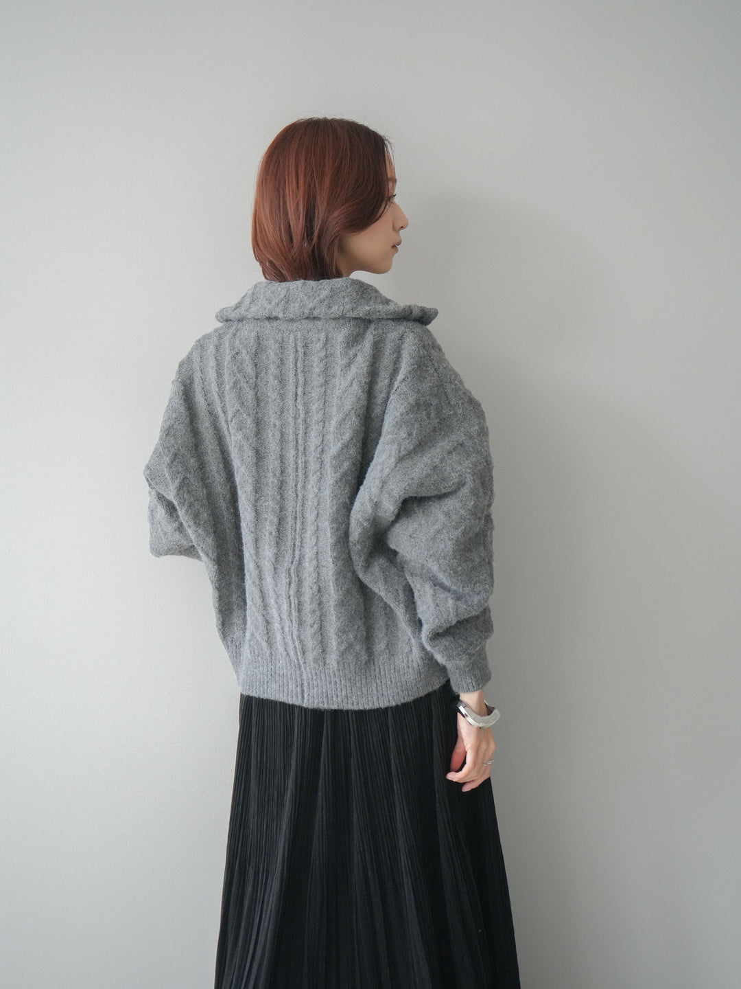 [SET]ケーブル編みハイネックZIPニットカーディガン+裾レーススウェードプリーツマキシスカート(2set)