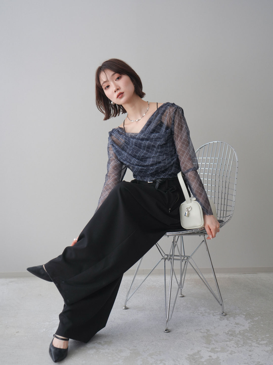 [予約]チュールバイアスチェックプリントタックネックトップス/navy