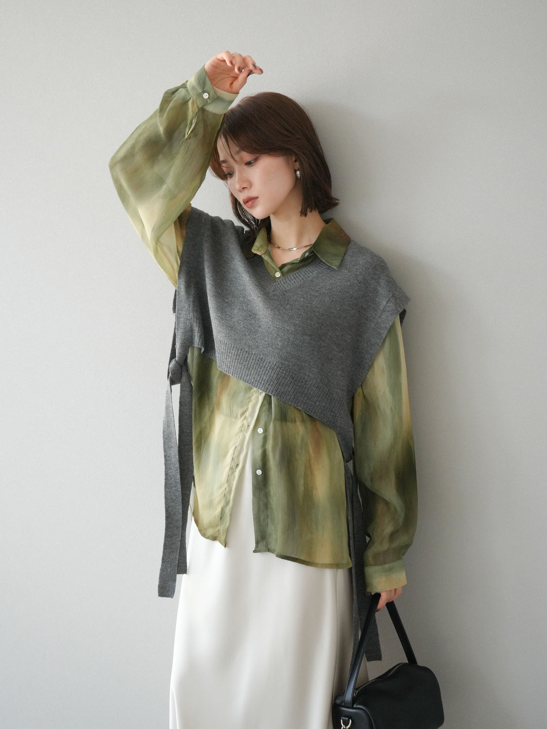 [予約]サイドリボンVネックショートニットベスト/チャコール