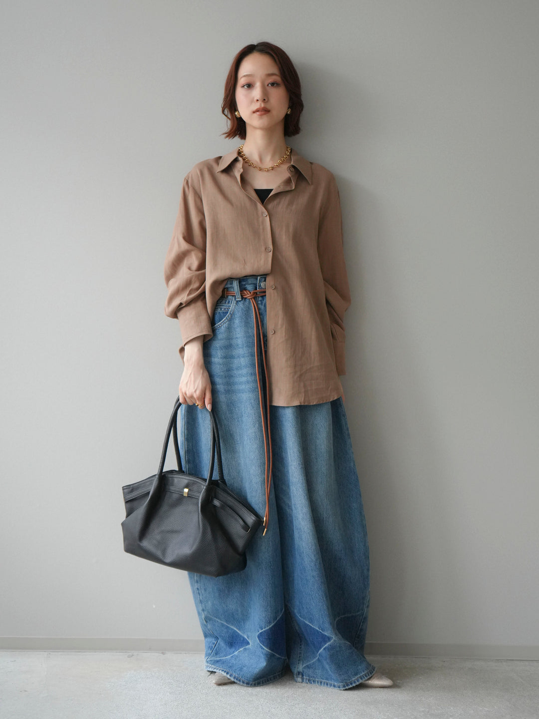 [予約]バックVレースデザインシャツ/beige