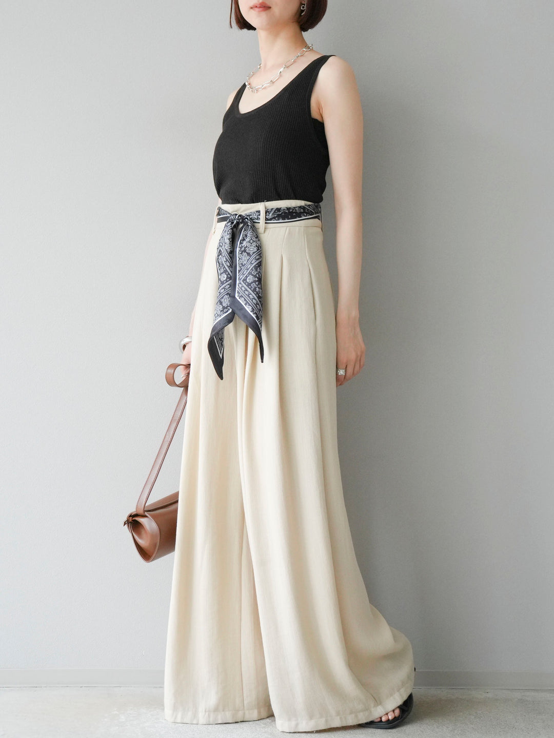 [予約]スカーフベルト付3タックワイドパンツ/ベージュ