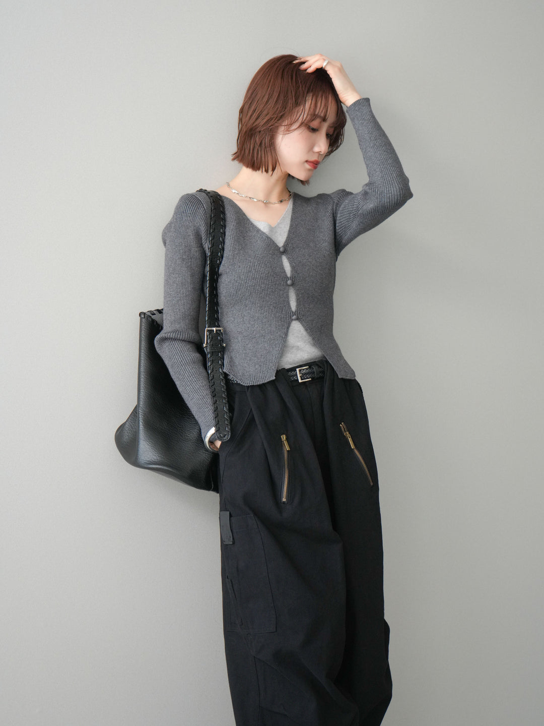 [予約]Vネック配色レイヤードスリットニットトップス/charcoal