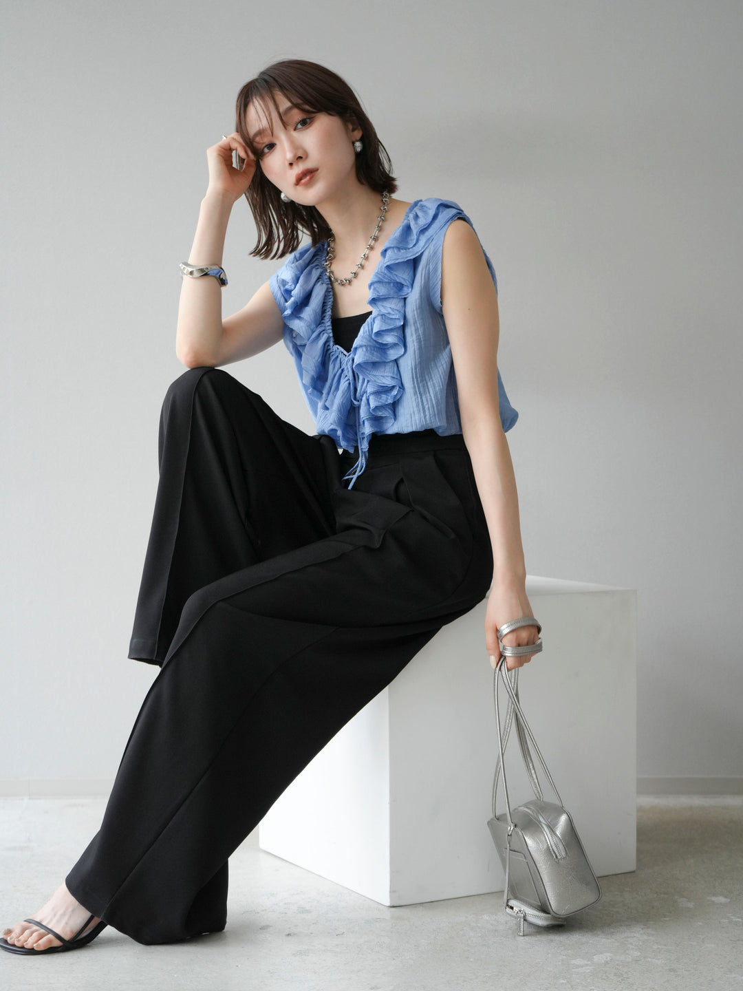 [予約]ワッシャーラッフルノースリーブブラウス/ブルー