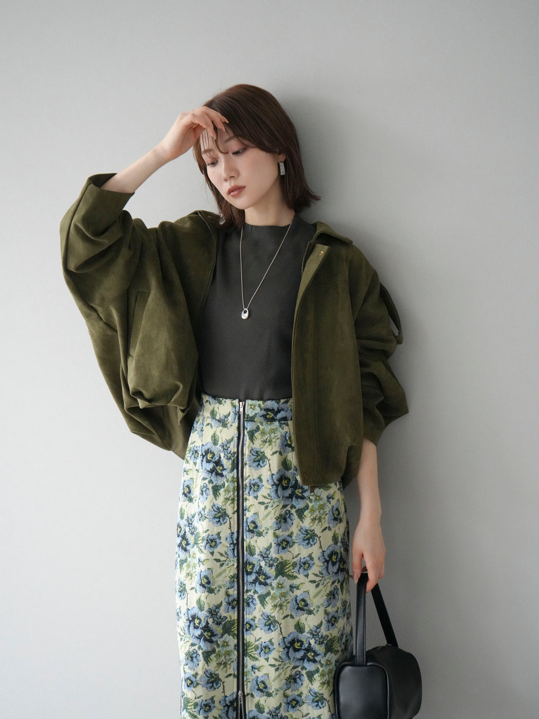 [套裝] 麂皮外套 + 小領法式針織上衣 + 哥布蘭前拉鍊緊身裙（3 套）