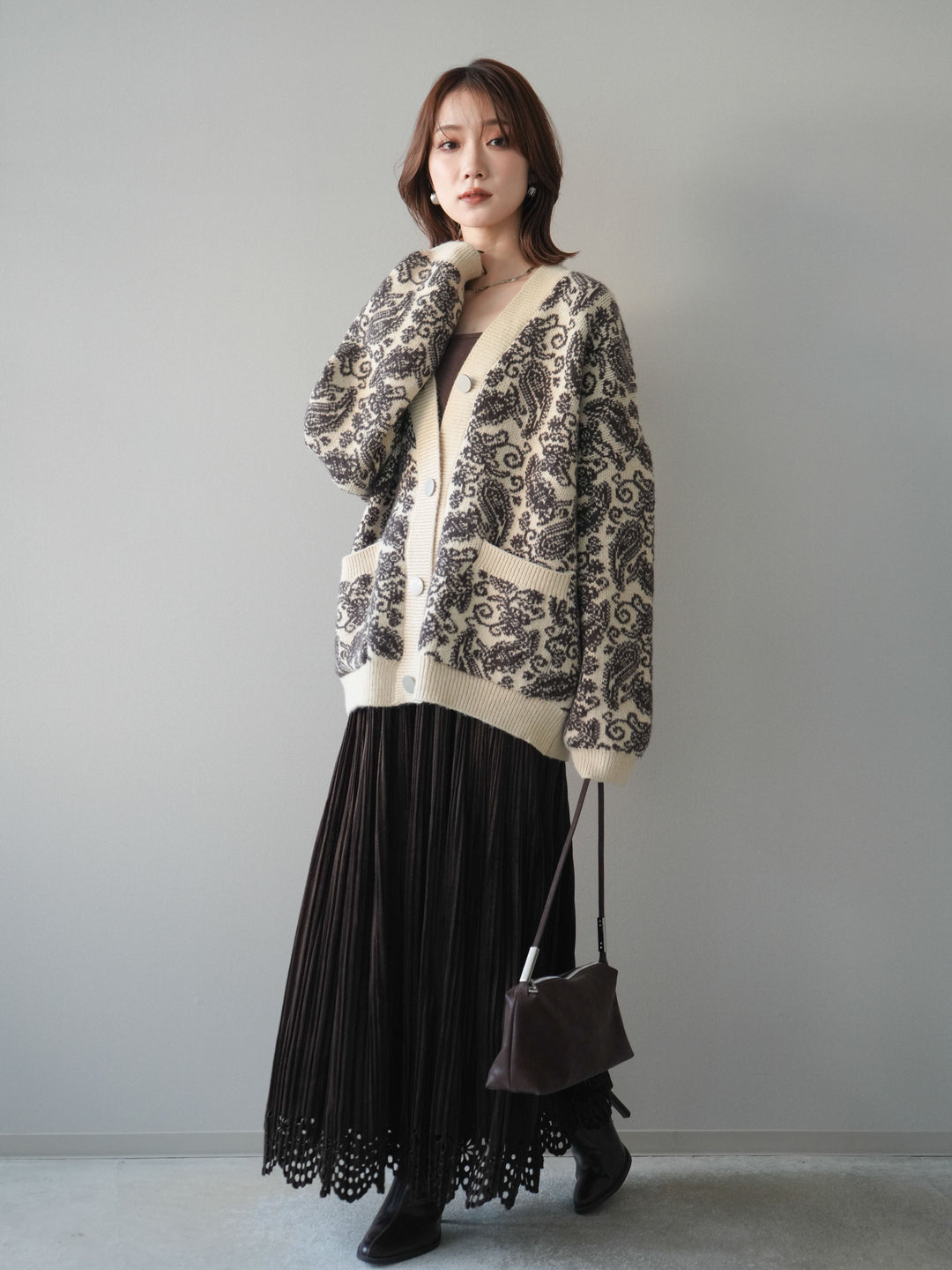 [SET]ペイズリー柄ニットカーディガン+パンチングデザインスエードプリーツスカート(2set)