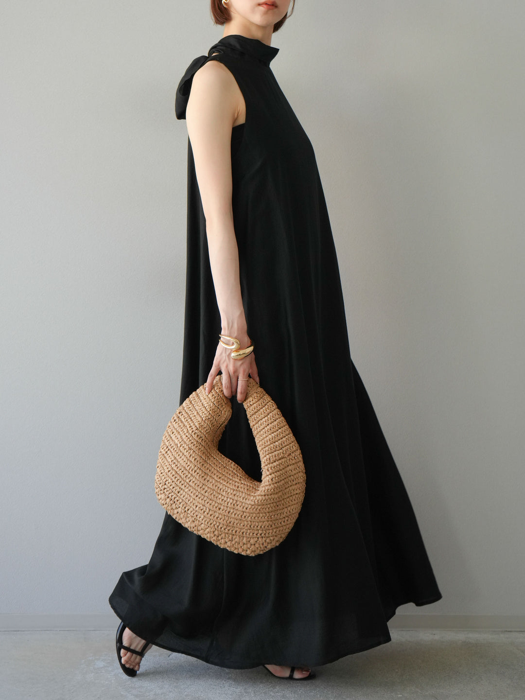 [予約]シアーホルターバックオープンワンピース/ブラック