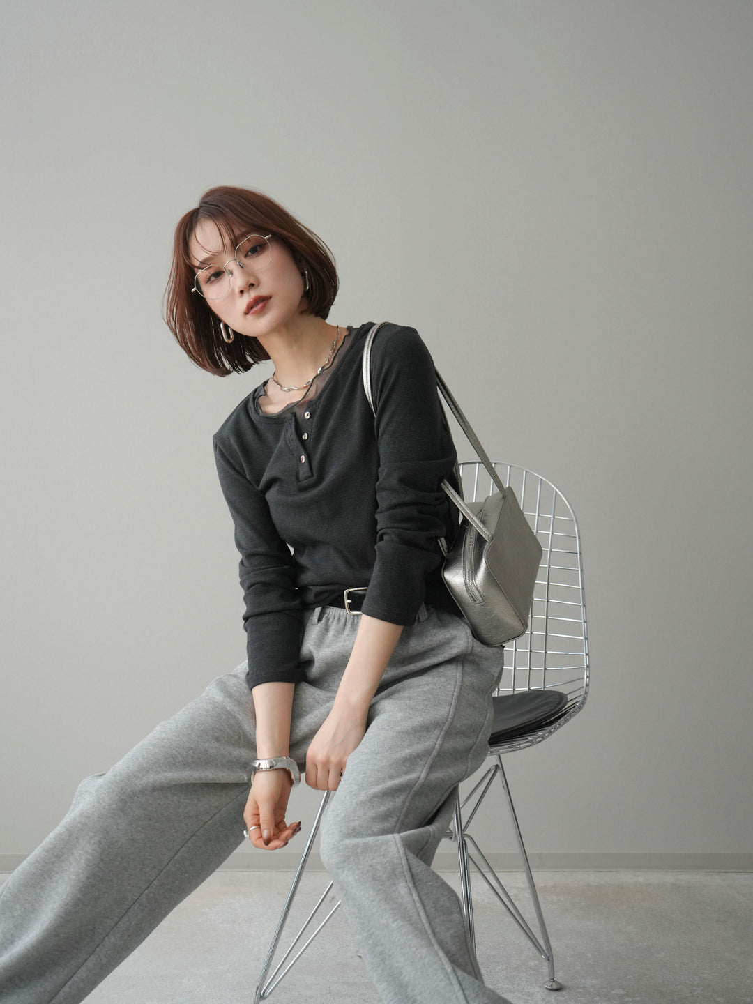 [予約]チュールレイヤードヘンリーネックカットソー/charcoal