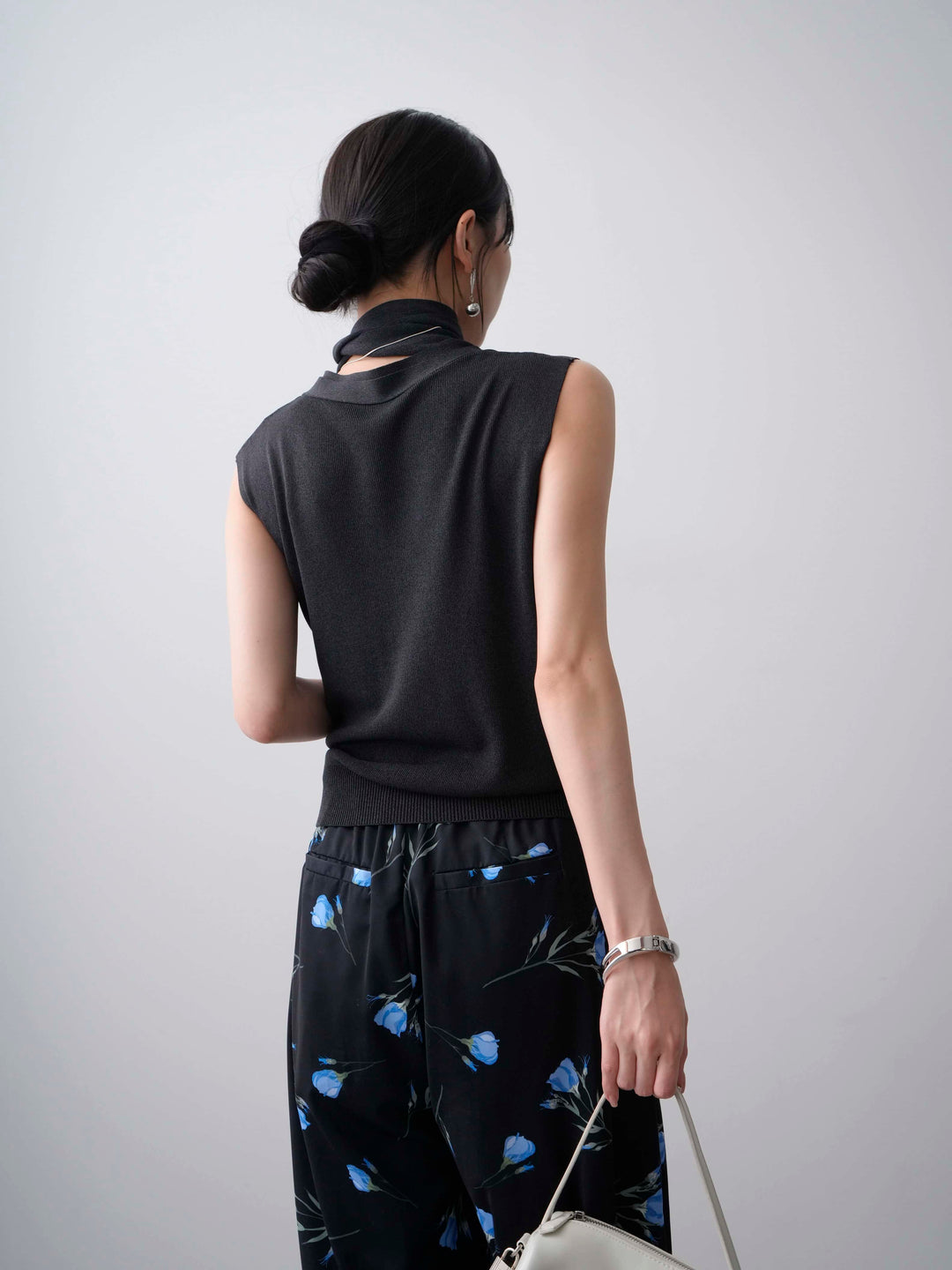 [SET]ネックレイヤードアシメニットベスト+フラワープリントドレープタックパンツ(2set)