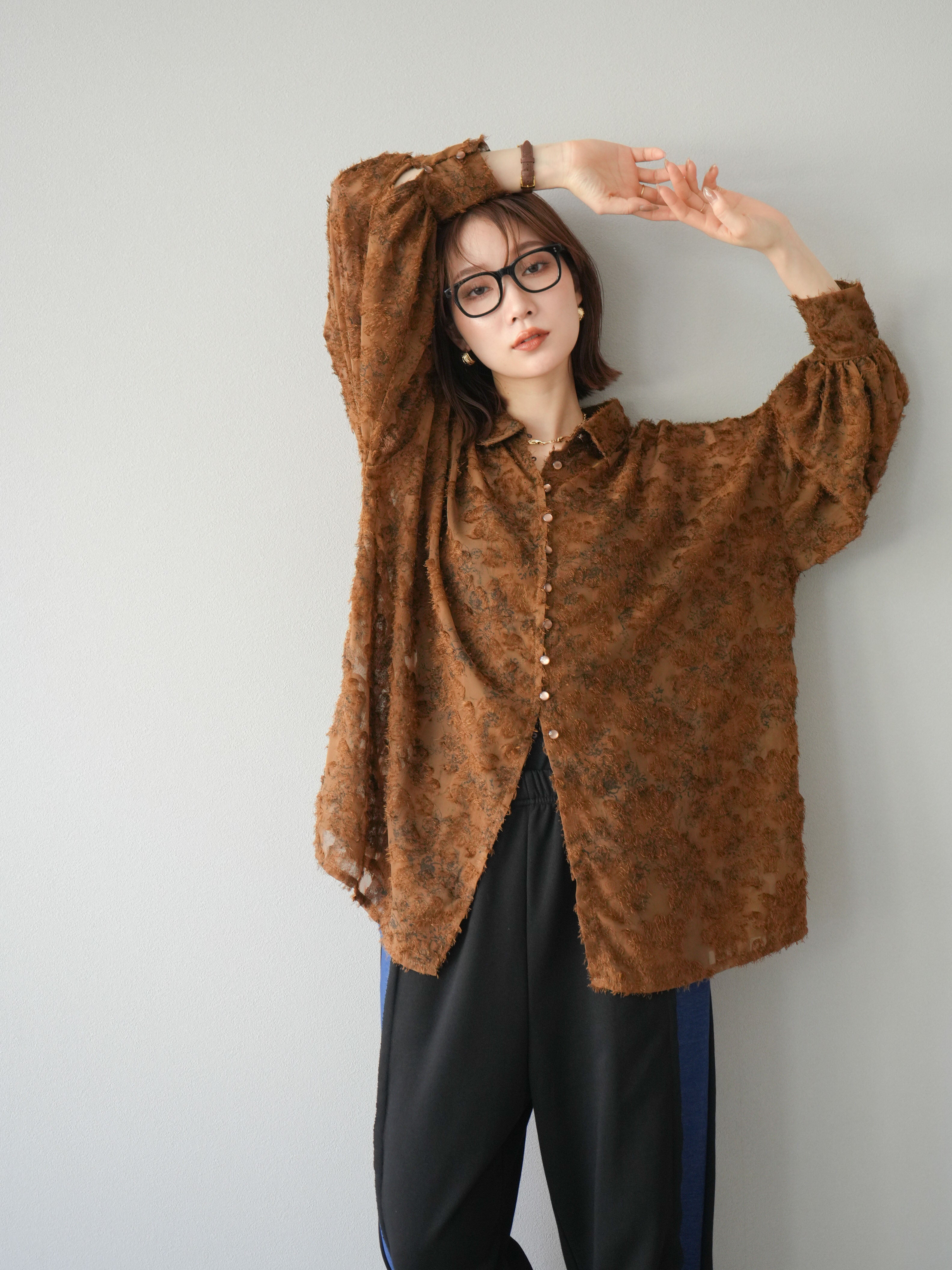 予約]ニュアンスフリンジジャガードボリュームスリーブブラウス