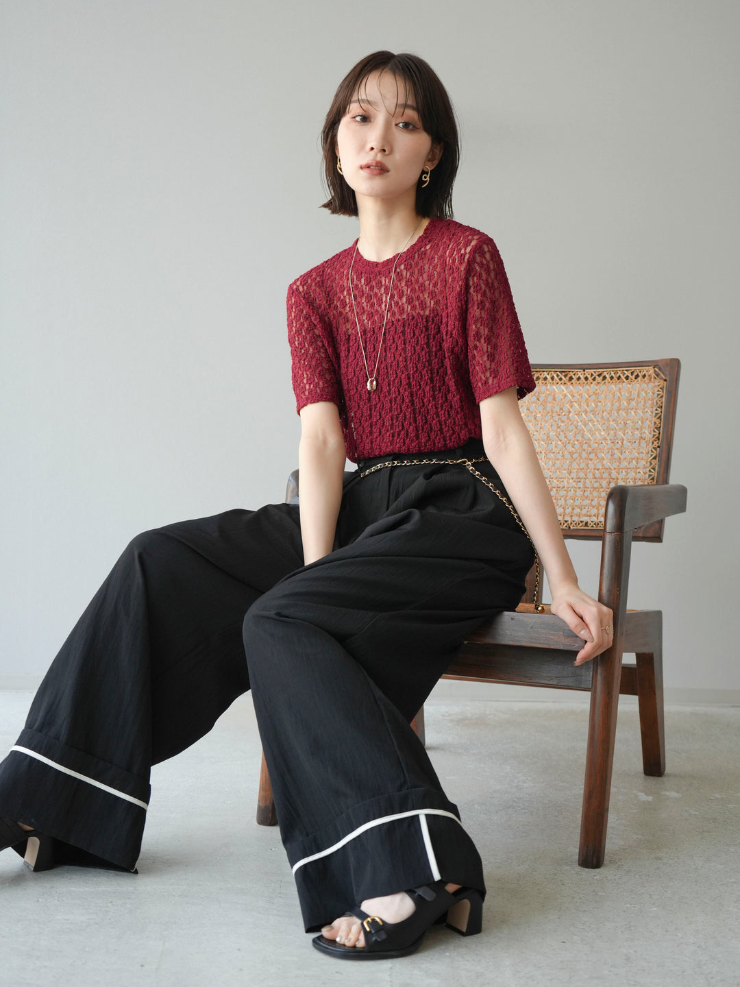 【預購】剪裁蕾絲T卹/波爾多紅