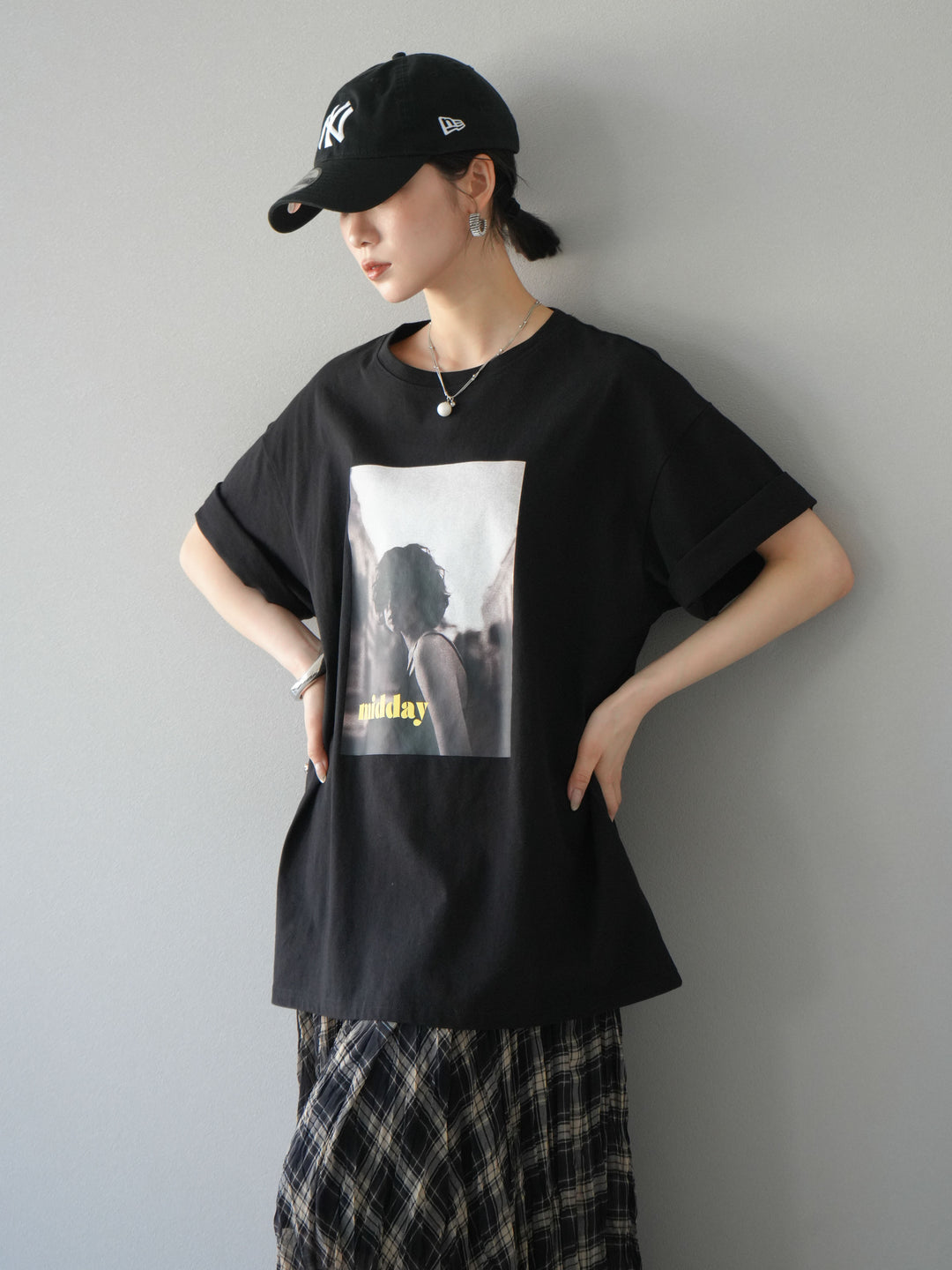 [SET]ネオンロゴフォトプリントBIG Tシャツ+シアーチェックアシンメトリーワッシャースカート(2set)