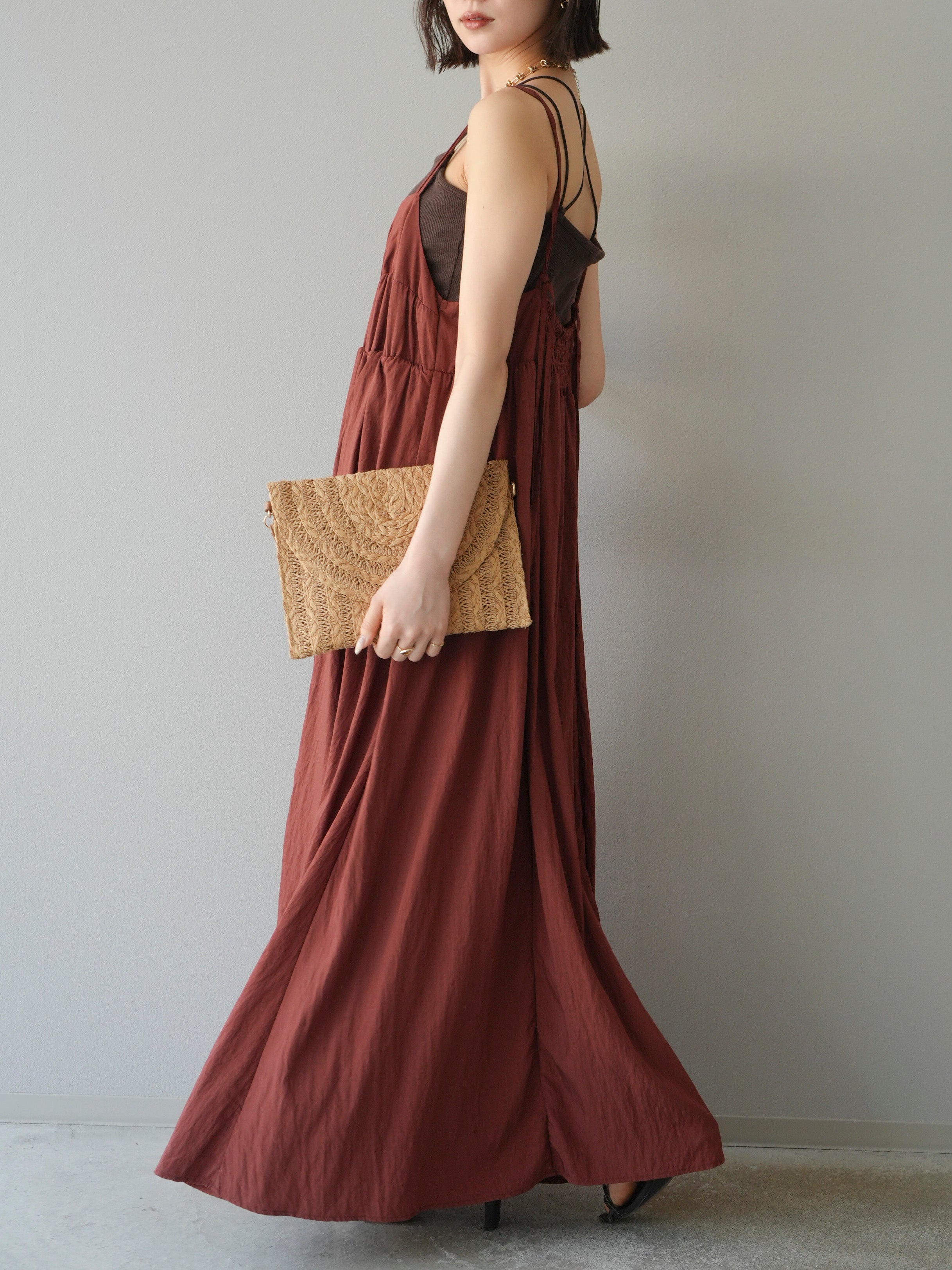 予約]レーヨンシャーリングキャミワンピース/ブラウン – Lumier