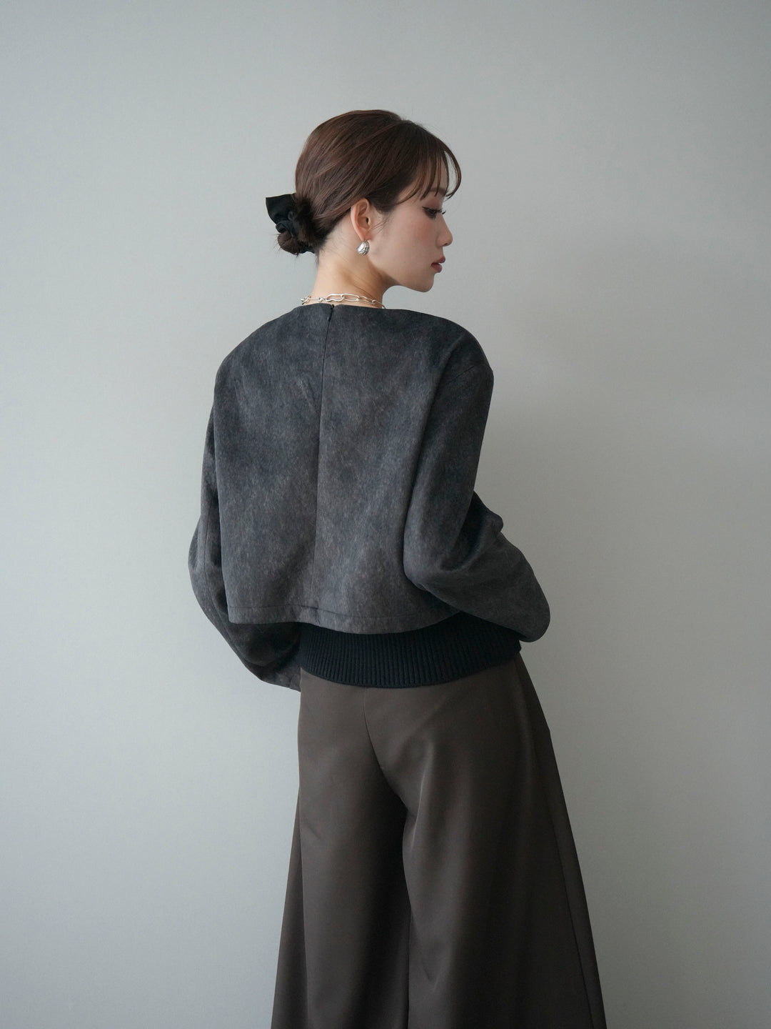 [予約]リブニットレイヤードスエードプルオーバー/charcoal
