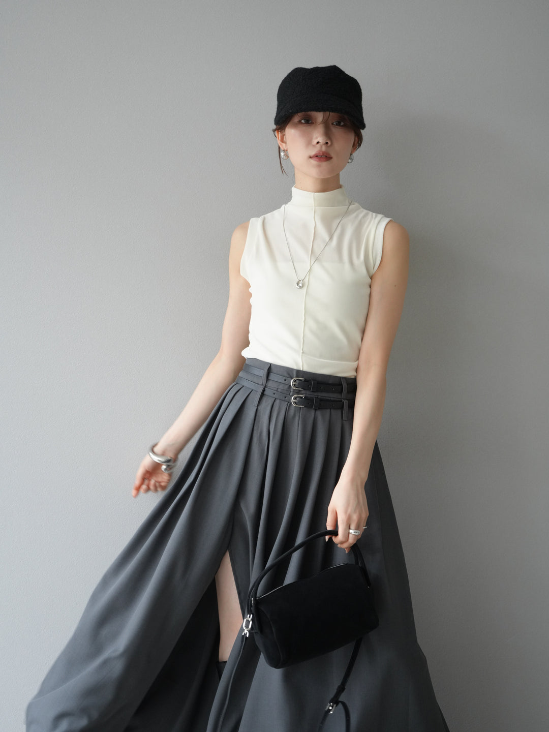 [SET]シアーベロアプチネックノースリーブトップス+エステルプリーツスリットスカート(2set)