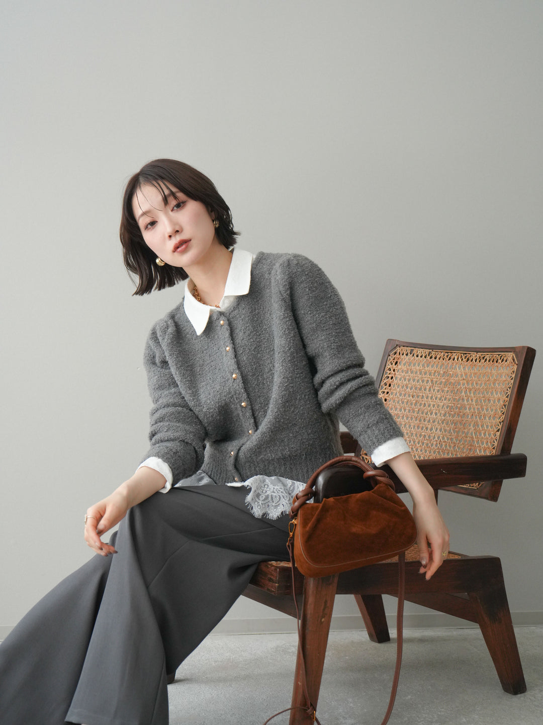 [SET]ゴールドボタンブークレニットカーディガン+総レースボリュームスリーブシャツ(2set)