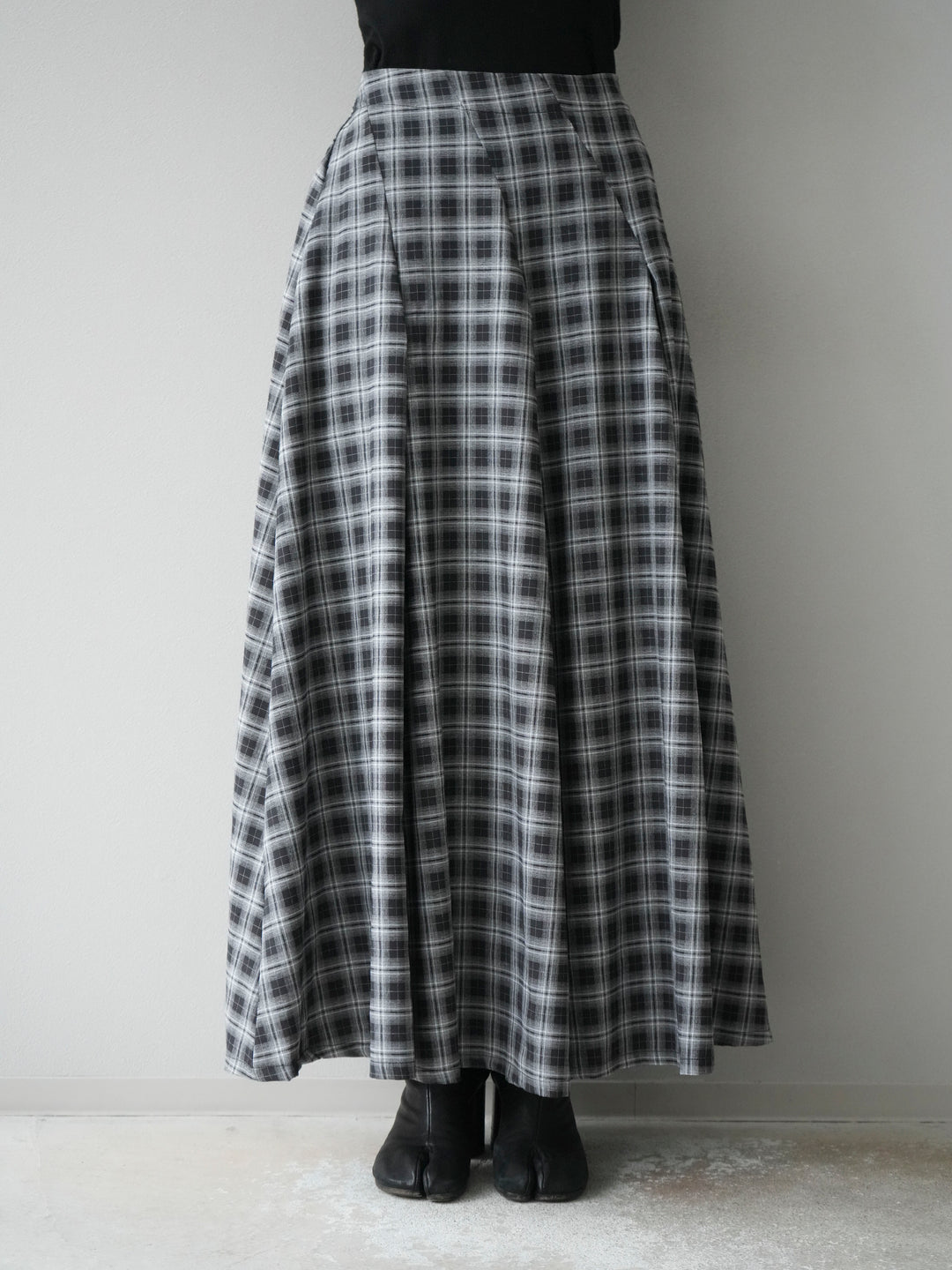 [予約]チェックタックフレアロングスカート/ ブラック