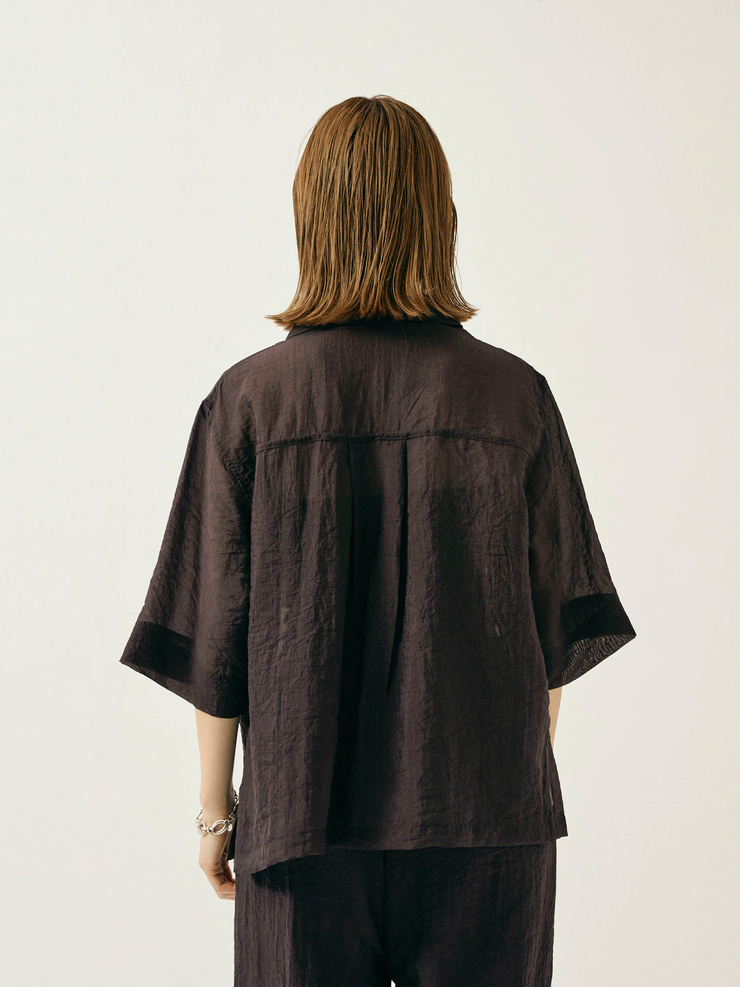 [予約]シャイニースラブシアー開襟ハーフシャツ/チャコール