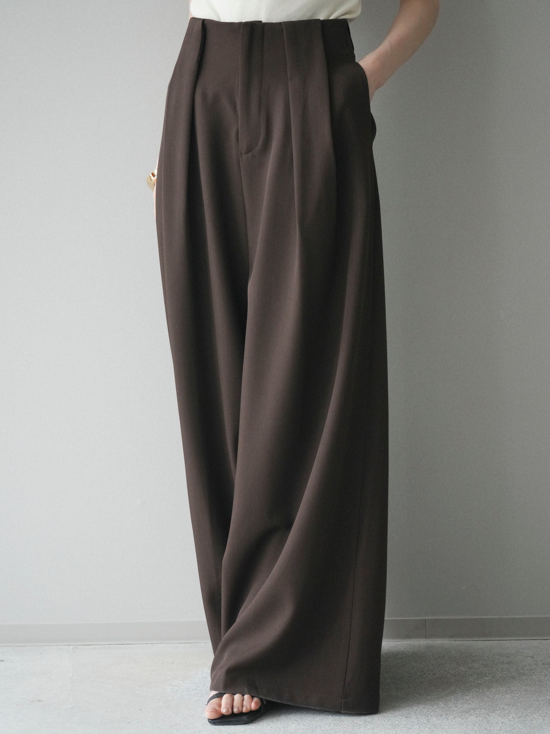 [予約]ドレープタックベルトループパンツ/brown