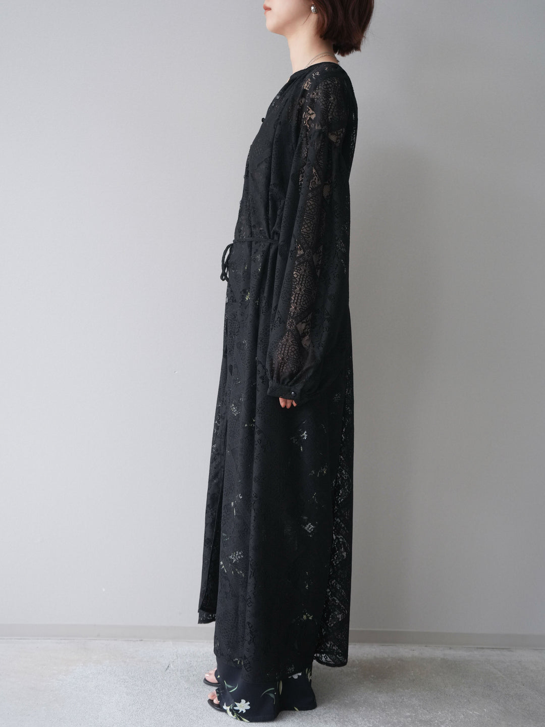 【預購】薄紗蕾絲長裙 / 黑色
