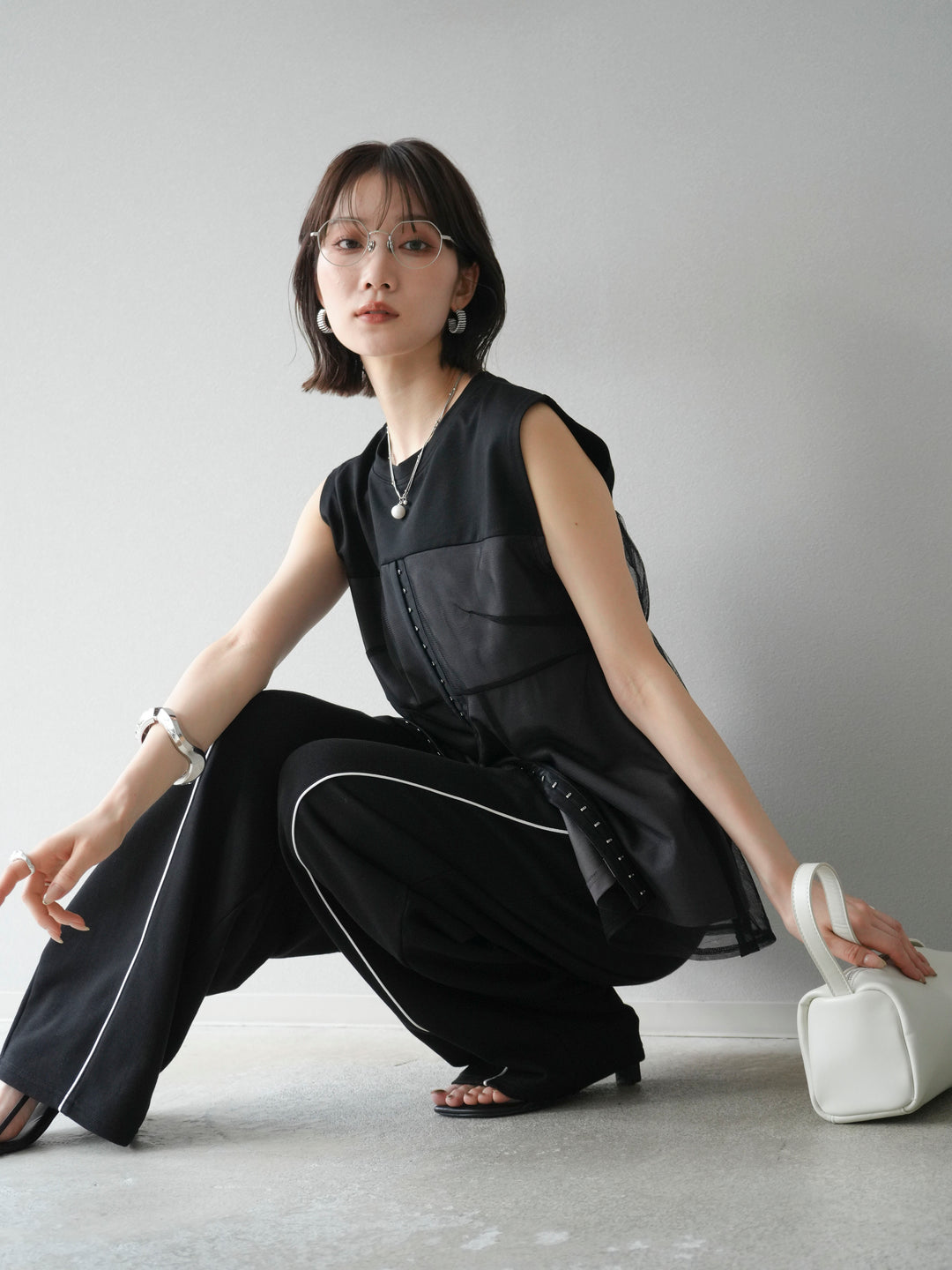 [預購] 薄紗對接鉤設計剪裁套頭衫/黑色