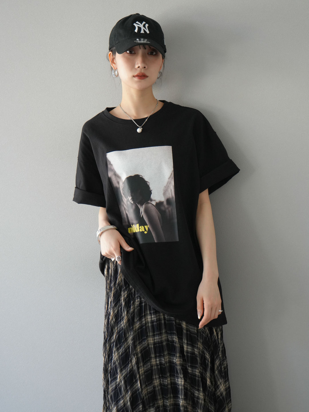 [SET]ネオンロゴフォトプリントBIG Tシャツ+シアーチェックアシンメトリーワッシャースカート(2set)