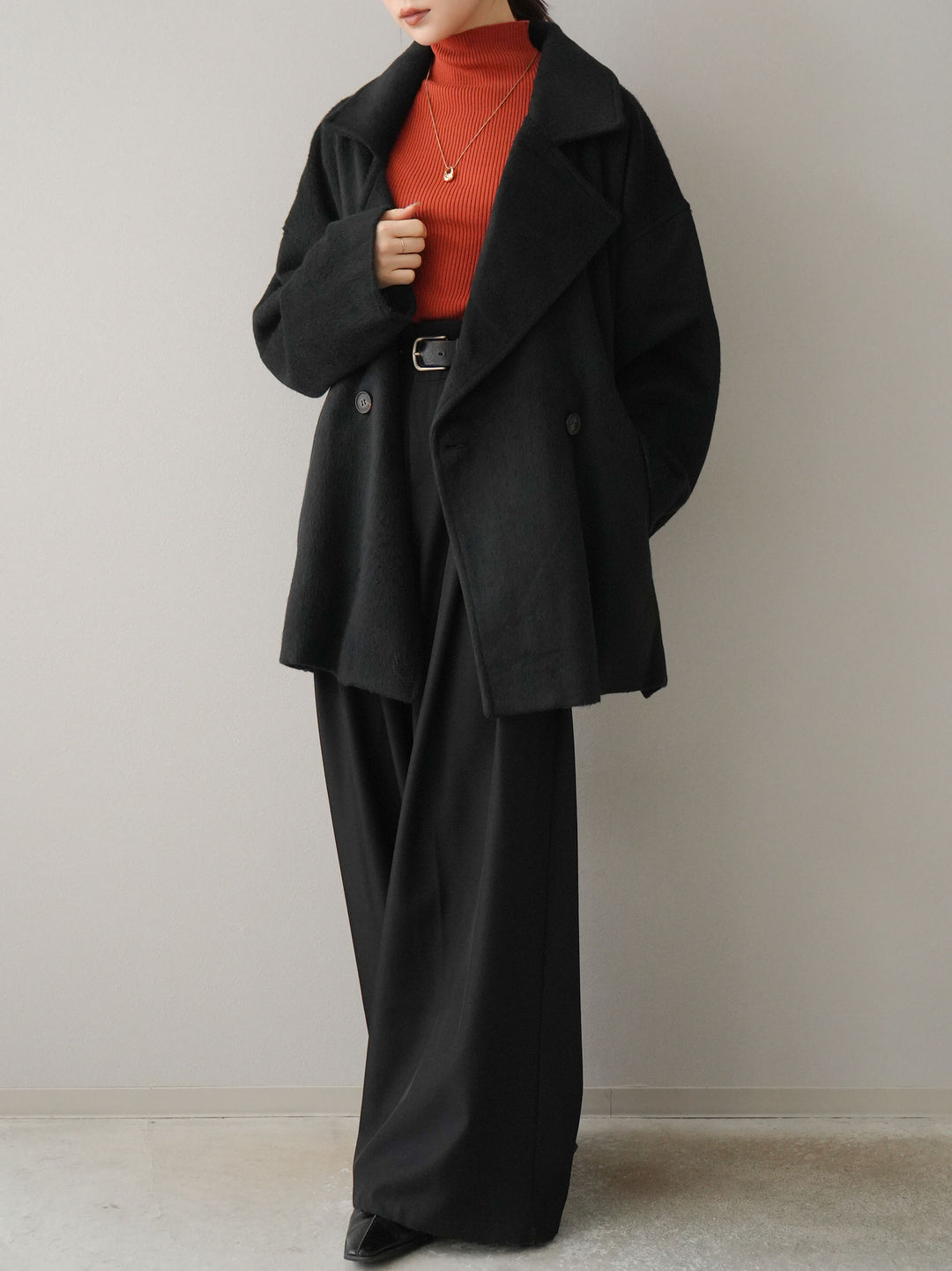 [SET]フェイクビーバーミドルコート+袖ボタンハイネックリブニットトップス+ベルト付ウールタッチワイドパンツL(3set)