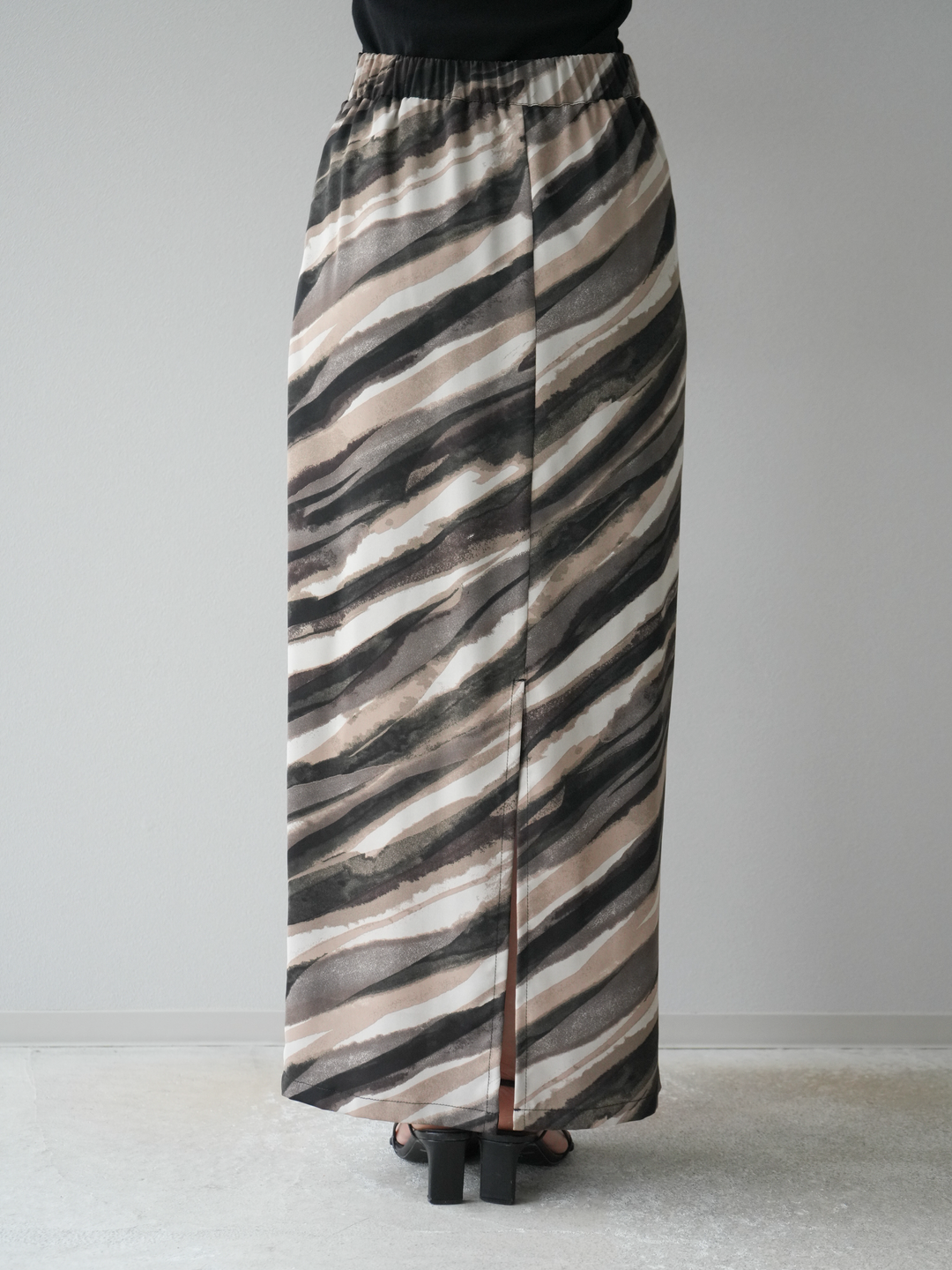 [予約]ニュアンスプリントタックIラインスカート/ブラウン