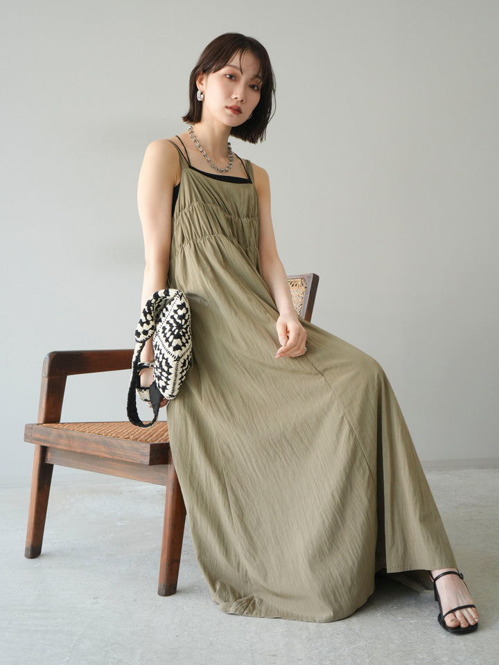 [SET]レーヨンシャーリングキャミワンピース+カップ付きバッククロスキャミソール(2set)