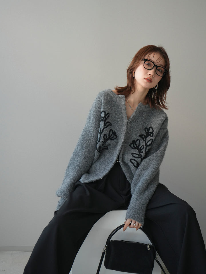 [予約]テープ刺繍ホック開きブークレニットカーディガン/mokugray