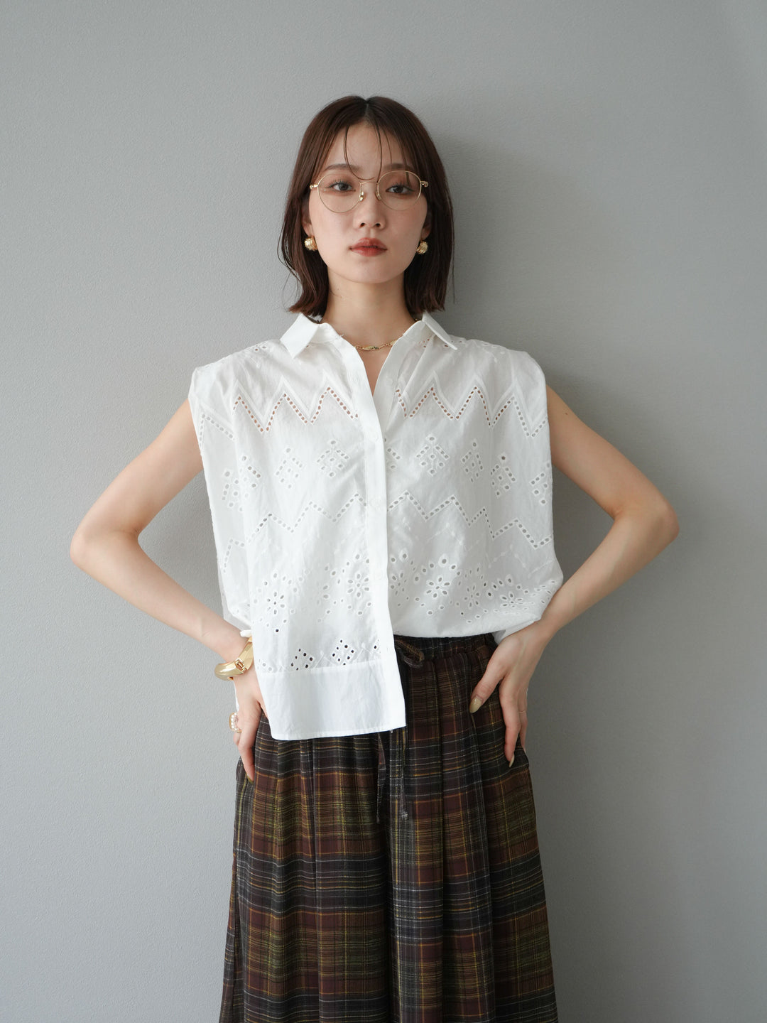 [予約]エンブロイダリーレースタックショルダーブラウス/ホワイト