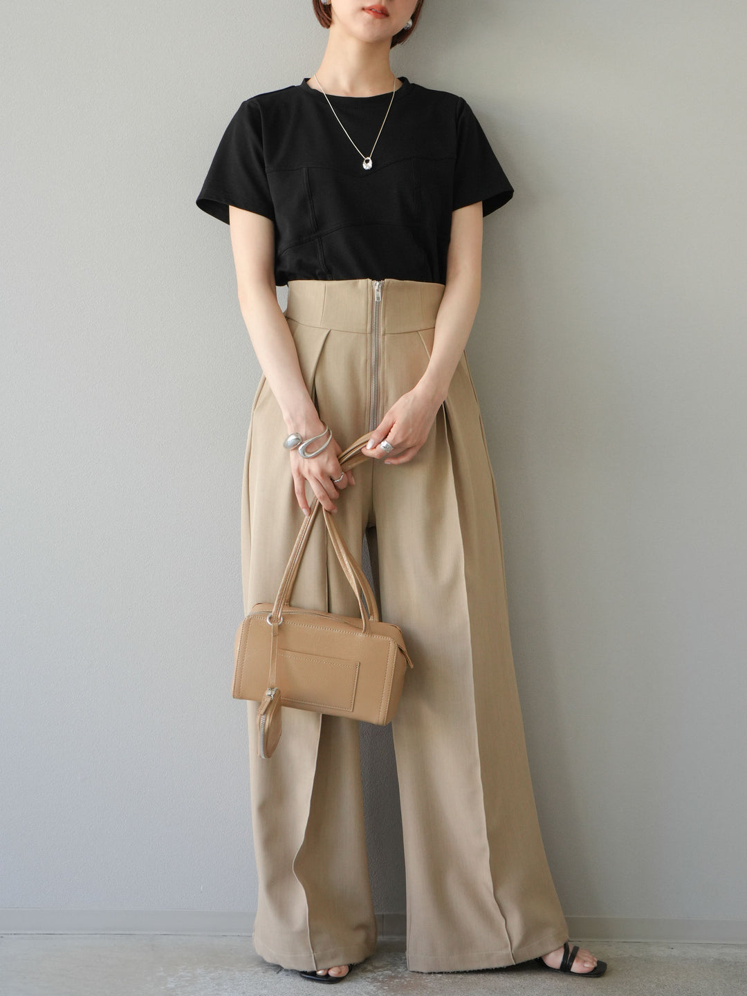 [SET]ビスチェデザインTシャツ+ジップタックワイドパンツ(2set)