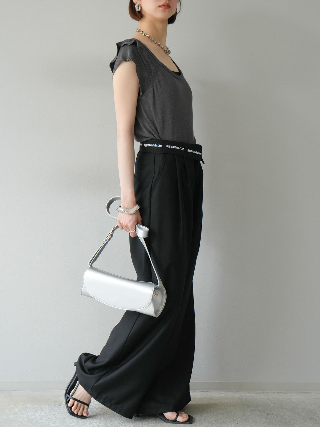 [予約]ウエスト折り返しロゴタックワイドパンツ/ブラック