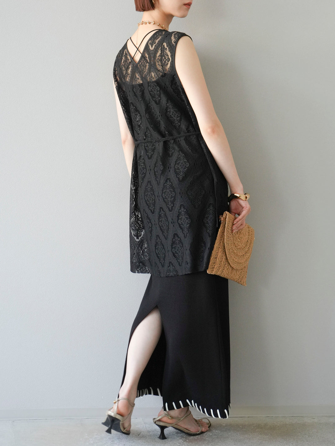 【預購】亞麻質感手縫針織緊身裙/黑色