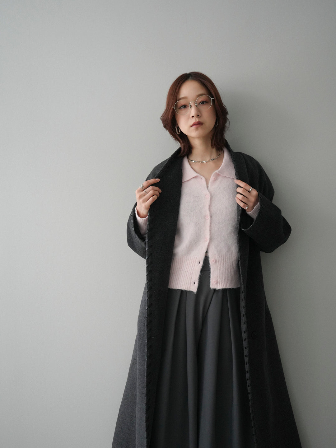 [SET]ハンドステッチ裏中綿ロングコート+モヘア衿付きボタンプルオーバー+テープベルトタックバギーパンツ(3set)