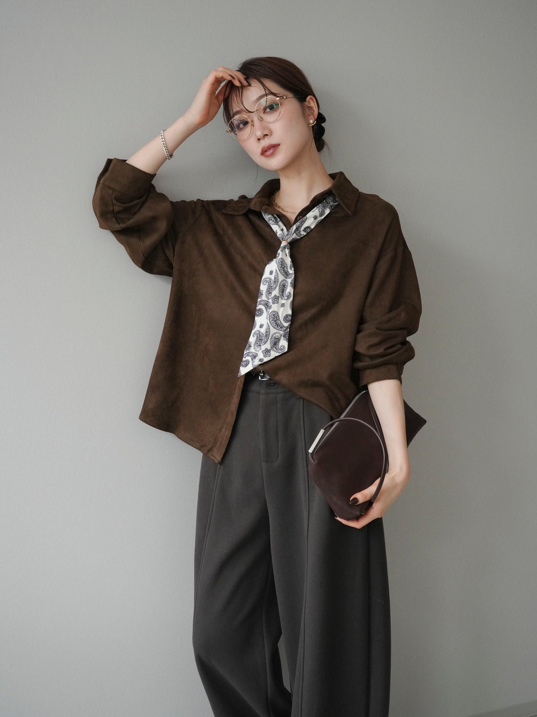 [予約]スカーフ付きスエードシャツ/brown